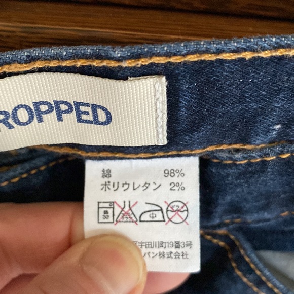 GAP Low Rise Cropped Jeans 98% Cotton 2% Spandex - Picture 4 of 12